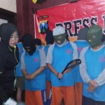 Hasil otopsi di medis dalam kasus tewasnya santri di Pondok Pesantren Darul Ulum Jombang menyimpulkan bahwa Abdullah Muzaka Yahya (15), santri PPDU (Pondok Pesantren Darul Ulum) Rejoso, Kecamatan Peterongan, dianiaya 13 orang temannya sendiri, Korban diketahui berdasarkan hasil otopsi dari Rumah Sakit dr Soebandi Jember, tubuhnya penuh luka lebam dan lecet.