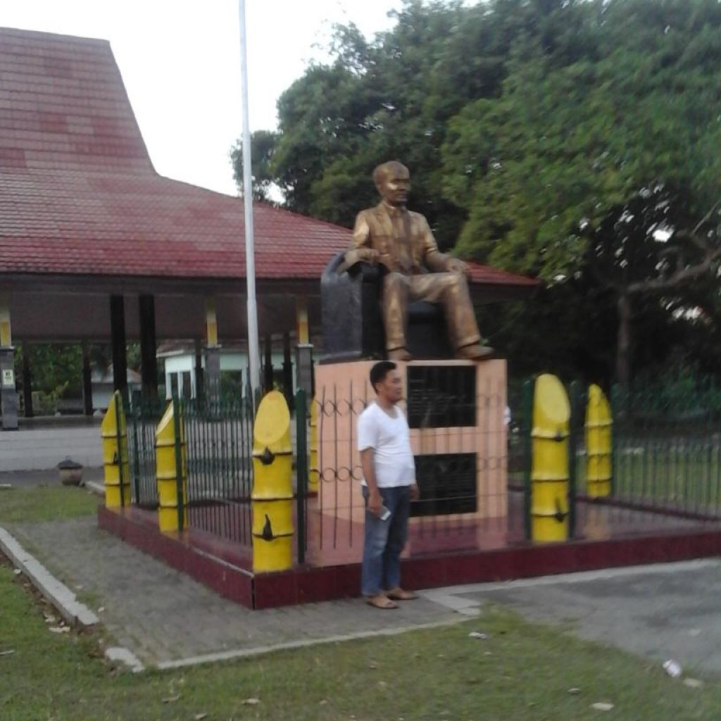 Monument Dr.Soetomo