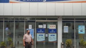 2 Satpam BRI gagalkan aksi penipuan di Galeri ATM