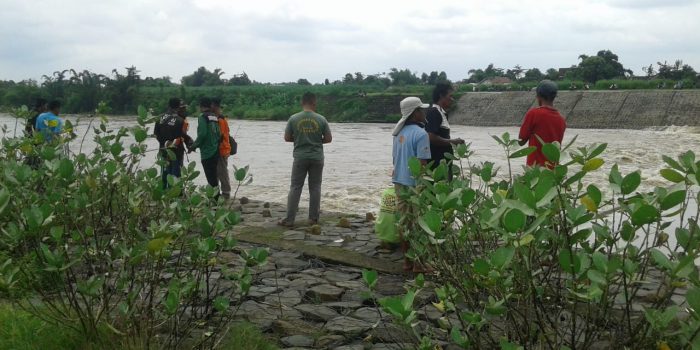 4 Korban Hanyutnya Prahu Tambangan Sentanan Masih Dalam Pencarian