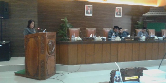 Rapat Paripurna Mengesahkan Tiga Rancangan Peraturan DPRD Menjadi Keputusan Definitif