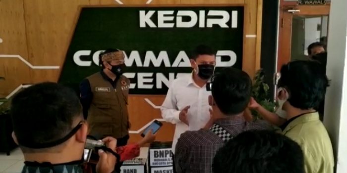 Anggota DPR RI Nurhadi, Beri Bantuan Hand Sanitizer dan Jamu ke Pemkot Kediri