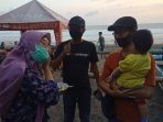 Diberlakukan New Normal, Pengunjung Pantai Serang Membeludak