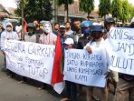 Puluhan Warga Pojok Kota Kediri Lakukan Aksi Demo Ngluruk Balai Kota Kediri