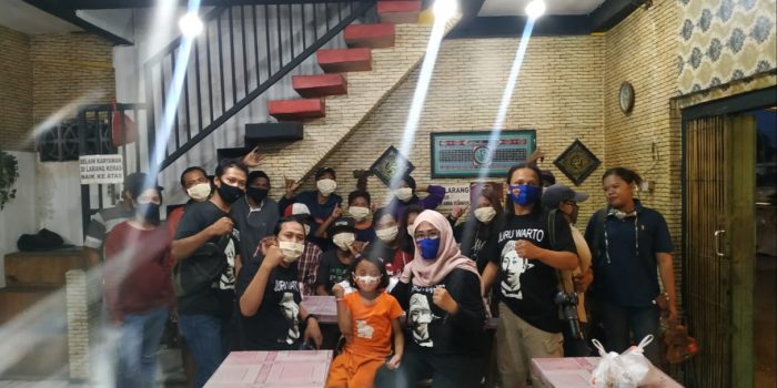 Komunitas JWS Peringati HAN Bersama Anak Jalanan Di Traffic Light Taman Sidoarjo