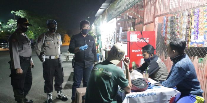 Kasatresnarkoba Pimpin Giat Patroli Pencegahan Penyebaran Covid-19 Polres Jombang