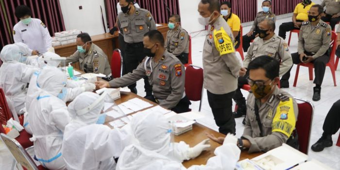 1038 Anggota Polres Kediri Kota Ikuti Rapid Tes Masal