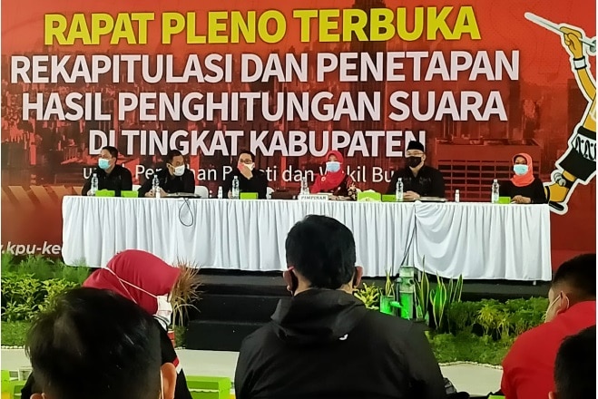 Rapat-Pleno-Terbuka-Rekapitulasi-dan-Penetapan-Hasil-Penghitungan-suara-Tingkat-Kabupaten.