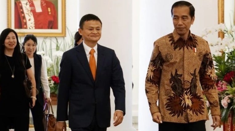 Jack Ma hilang misterius sampai sekarang belum ada kabarnya. Foto Jack Ma ketika berkunjung ke Indonesia disambut Presiden Joko Widodo