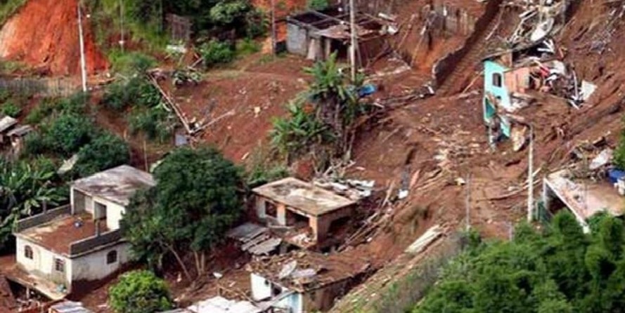 banjir dan tanah longsor melanda wilayah nganjuk puluhan warga hilang dan rumah tertimbun tanah