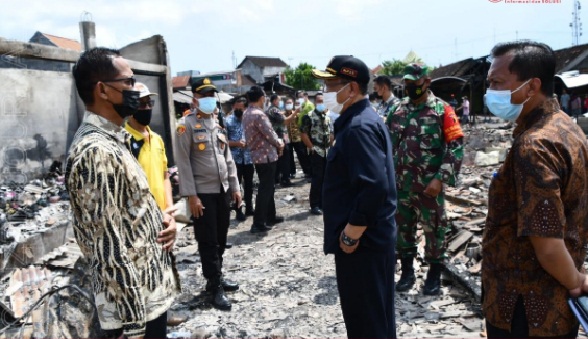 Ratusan Pedagang Pasar Tolak Kebijakan Bupati Tulungagung