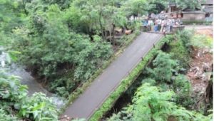 Jembatan Penghubung Dua Desa di Kecamatan Kendit Putus, Penyebabnya Pondasi Keropos