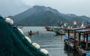 Operasi Pencarian Intensif Digelar: ABK KM Sumber Sejati Dilaporkan Hilang Usai Bertolak dari Pantai Popoh 7 ABK KM Sumber Sejati Dilaporkan Hilang Usai Bertolak dari Pantai Popoh