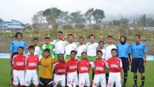 Hujan Deras, Delegasi Indonesia Tetap Bersemangat Berlatih Tanding dengan Indonesia Soccer Academy