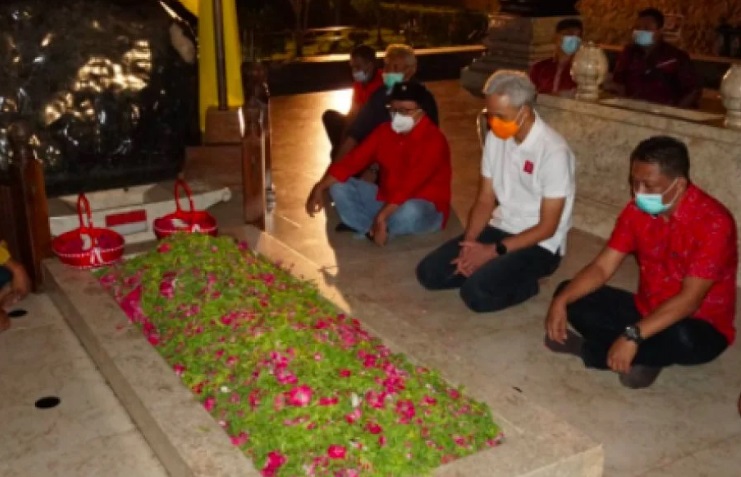 Ganjar Temui Ulama di Blitar, Relawan : Acara Ziarah Makam dan Dialog dengan Budayawan