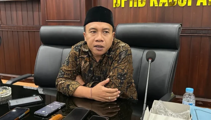 Alasan Hukum DPRD Trenggalek Tiadakan Syarat Pendidikan SMA untuk Calon Kepala Desa