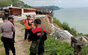 Ancaman Longsor Intai Jalur Lintas Selatan Tulungagung Akibat Kondisi Lereng Tebing Belum Stabil