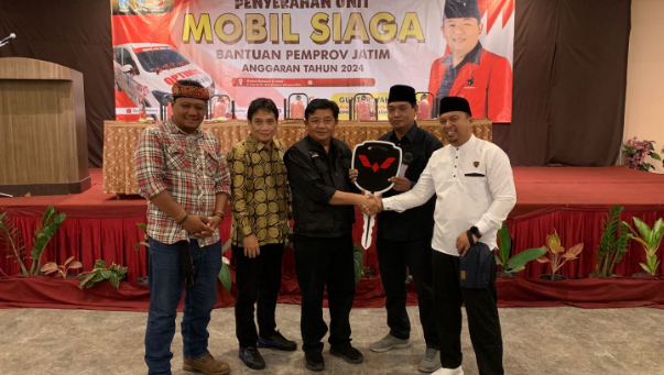 Anggota DPRD Jatim Guntur Wahono Sosialisasikan “Pancasila Sebagai Pilar Penjaga Bangsa” dan Serahkan Mobil Siaga Desa