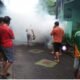 Antisipasi Wabah Demam Berdarah Warga Berswadaya Melakukan Fogging