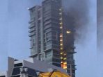 Apartemen Menjulang Tinggi dengan 22 Lantai di Tengah Kota Kawasan Setiabudi  Terbakar