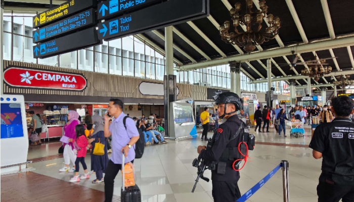 Arus Balik Membludak! Bandara Soetta Siaga, K-9 Diterjunkan