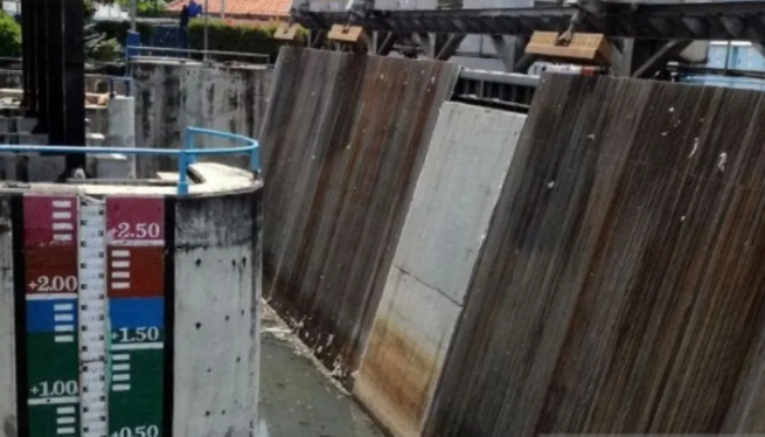 BPBD DKI Jakarta Umumkan Status Siaga 2 Pintu Air Pasar Ikan, Warga Diminta Waspada