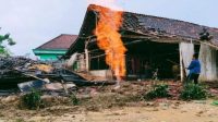 Warga Bangsal Sampang, Tersulut Api Sumur Hingga Tubuh dan Rumah Terbakar