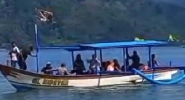 Bendera One Piece Berkibar di Perahu Rombongan Kementerian