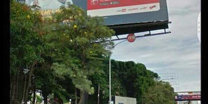 Berada di Depan Kantor Polda, Billboard ‘Raksasa’ Ini Langgar Aturan