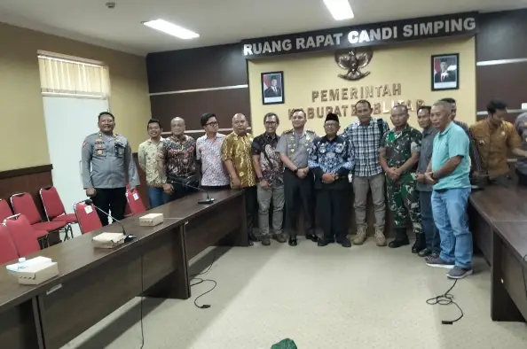 Bupati Blitar Kaget Melihat Video Limbah PT Greenfields Dibuang di Sungai, Tagihan Kontraktor Belum Dibayar