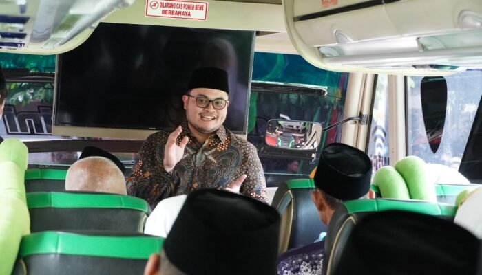 Bupati Kediri Mas Dhito Lepas Ratusan Jamaah Haji Kediri