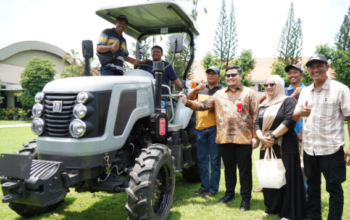 Bupati Kediri Salurkan Ratusan Alat Mesin Pertanian Modern Guna Dongkrak Produktivitas Petani