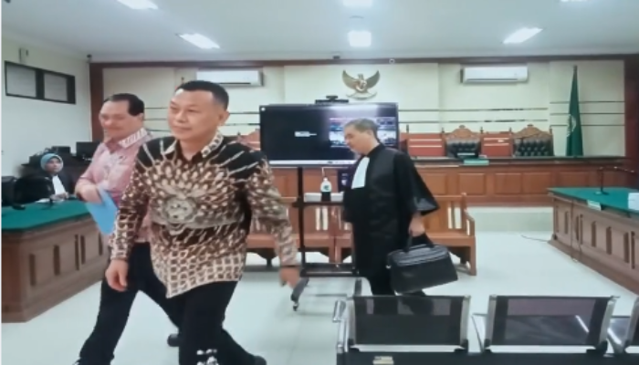 Baca Pembelaan Tangis Sugiri Sancoko Pecah di Sidang Tipikor Sebut Aliran Dana Murni Utang