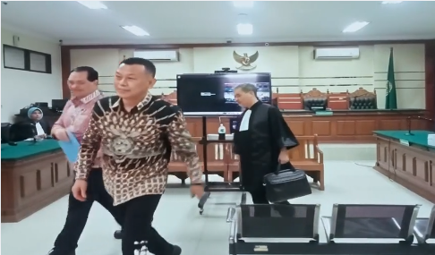 Bupati Ponorogo Sugiri menangis di depan hakim ngaku bukan korupsi tapi hutang piutang