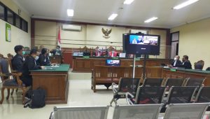 Bupati Probolinggo nonaktif Puput Tantriana jalani sidang perdana di Pengadilan Tipikor