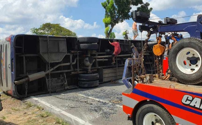 Sopir Lengah, Bis Sugeng Rahayu Terguling, 19 Penumpang Luka Parah