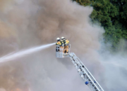 California Dilanda Kebakaran Hutan Parah, Jalan Utama Ditutup, Evakuasi Mendesak