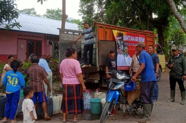 Mas Dhito Dropping Air Bersih ke Dusun Damarwulan Puncu