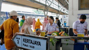 Cara Licik Penumpang Kereta Melewati Stasiun Tanpa Terdeteksi