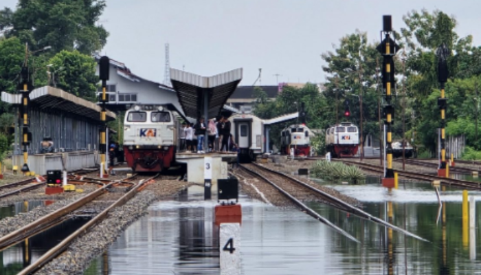 Dampak Banjir Semarang KAI Batalkan Perjalanan KA Brantas dan Matarmaja Hari Ini
