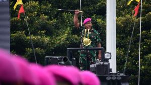 Dankormar Mayjen TNI Suhartono berpamitan kepada ribuan prajurit