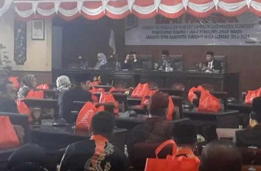 Dapat 39 Pemilih, Caleg DPRD dari PDI P Ini, Resmi Dilantik Sebagai Anggota Dewan