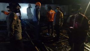 Ditinggal Jamaah Tarawih, Rumah Warga Cadas Ngawi, Terbakar