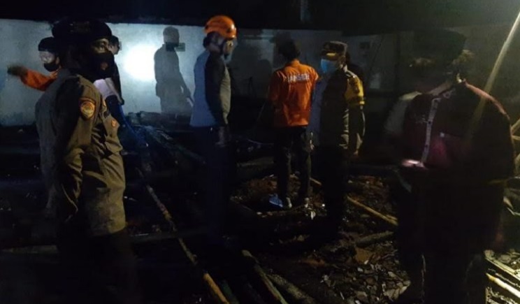 Dapur Rumah Warga di Padas Ngawi Terbakar