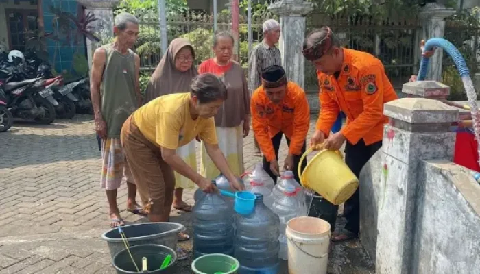 Darurat Kekeringan Trenggalek: Krisis Air Bersih Meluas ke 25 Desa di 10 Kecamatan