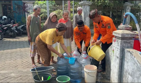 Darurat Kekeringan Trenggalek: Krisis Air Bersih Meluas ke 25 Desa di 10 Kecamatan 1 Darurat Kekeringan Trenggalek Krisis Air Bersih Meluas ke 25 Desa di 10 Kecamatan