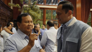 Desainer Terkenal Putra Prabowo Ciptakan Jaket Khusus untuk AHY!