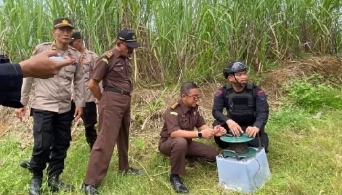 Detik-Detik Pemusnahan 8 Kilogram Bubuk Petasan Oleh Kejari Kota Kediri Mengungkap Bahaya yang Mengintai