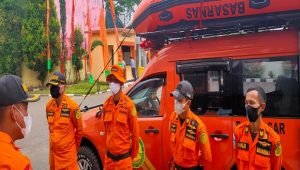 Dihantam Ombak Saat Berenang di Pantai Cieurih, 4 Santri Selamat 1 Hilang