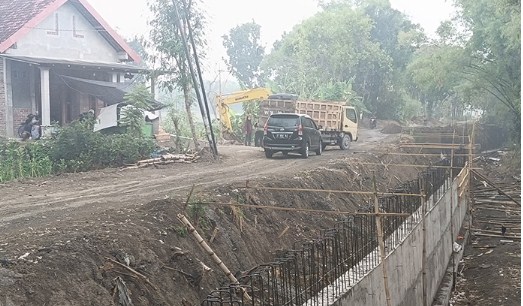 Dinas PUPR Jombang Kerjakan Proyek Peningkatan Jalan Kedungsari-Trowulan Sepanjang 1.601 Meter